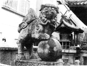 八坂神社の狛犬（左）