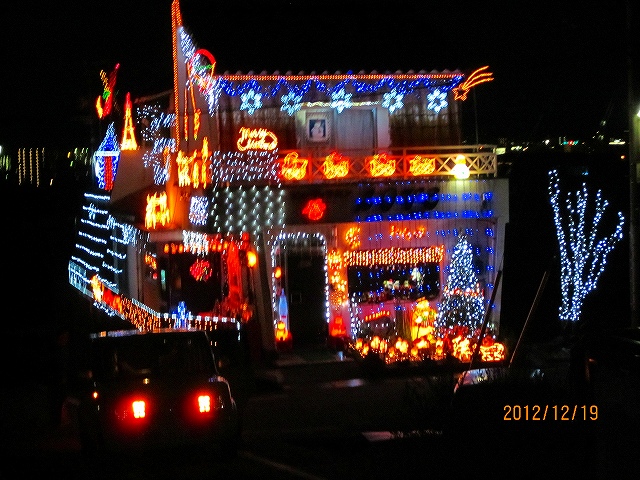 日吉台のクリスマスイルミハウス