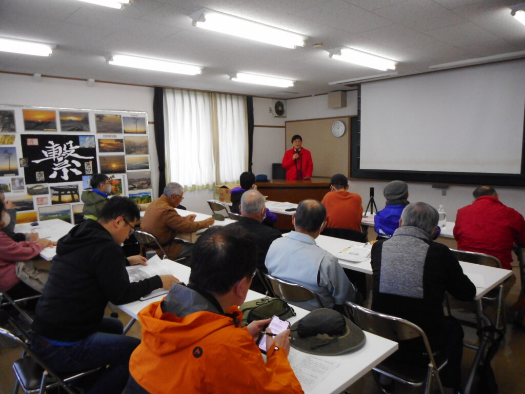 芋原の広瀬交流館に集合して、先ず最初に田口会長から趣旨説明があり