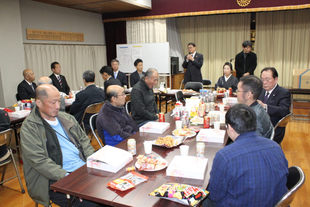 寒い日でしたが今年もみんな元気で備陽史探訪の会を盛り上げていこうと新年会が開かれました。田口会長の挨