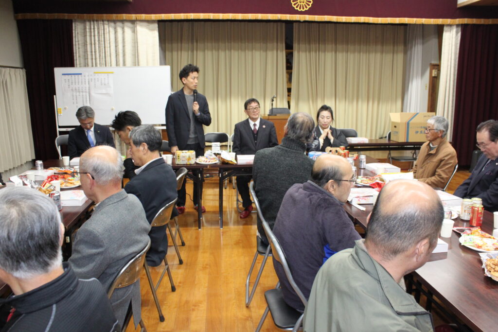 衆議院解散の翌日でしたが、会員である小林史明前議員も駆けつけて頂きました。